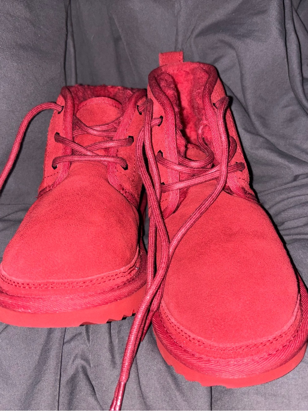 UGG Neumel chukka boots in samba red size 3